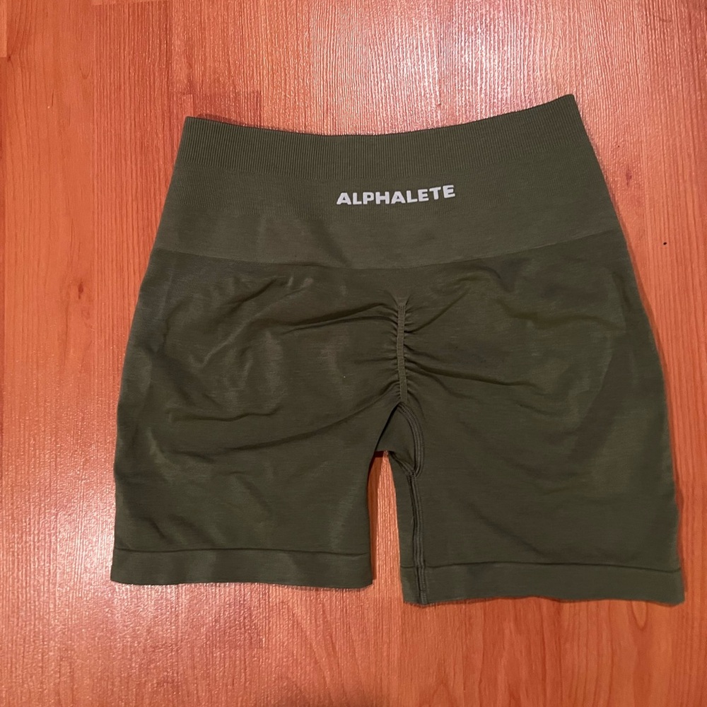 Alphalete Amplify Shorts Green